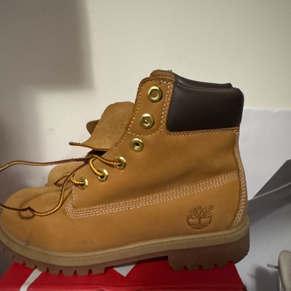 TIMBERLAND BOOTS (GS SIZE 5.5y) - Picture 3 of 3